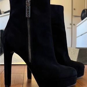 GUESS Booties size 7
